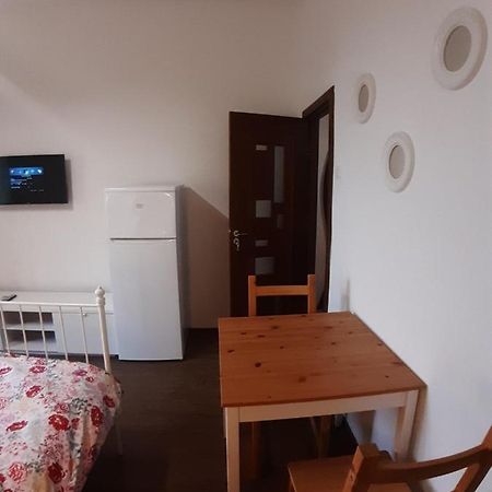 Romantic Calm Apartments Piata Universitate بوخارست المظهر الخارجي الصورة