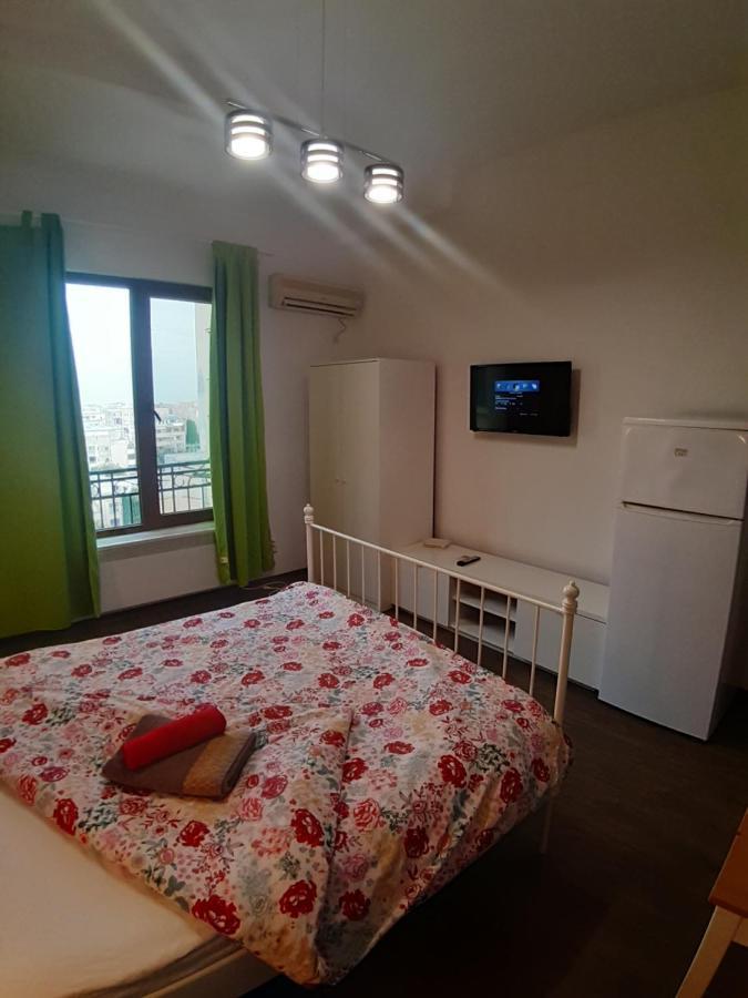 Romantic Calm Apartments Piata Universitate بوخارست المظهر الخارجي الصورة